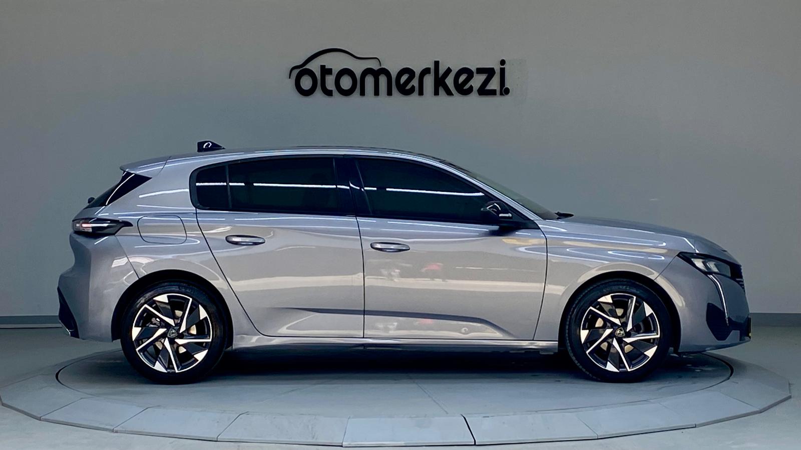 PEUGEOT 308 4